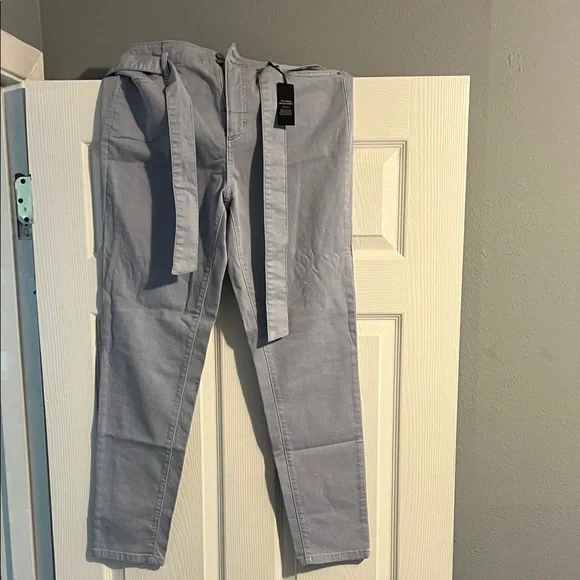 Ann Taylor Women's Skinny Jeans in Light Gray - Picture 1 of 2